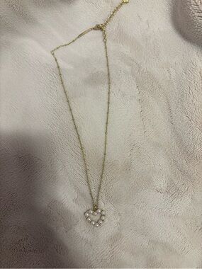 Kendra Scott Gold Heart Necklace with White Pearls